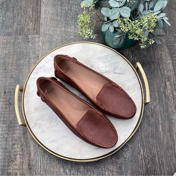 Sz 8.5M Ugg Brown Leather Loafers - Picture 2 of 9
